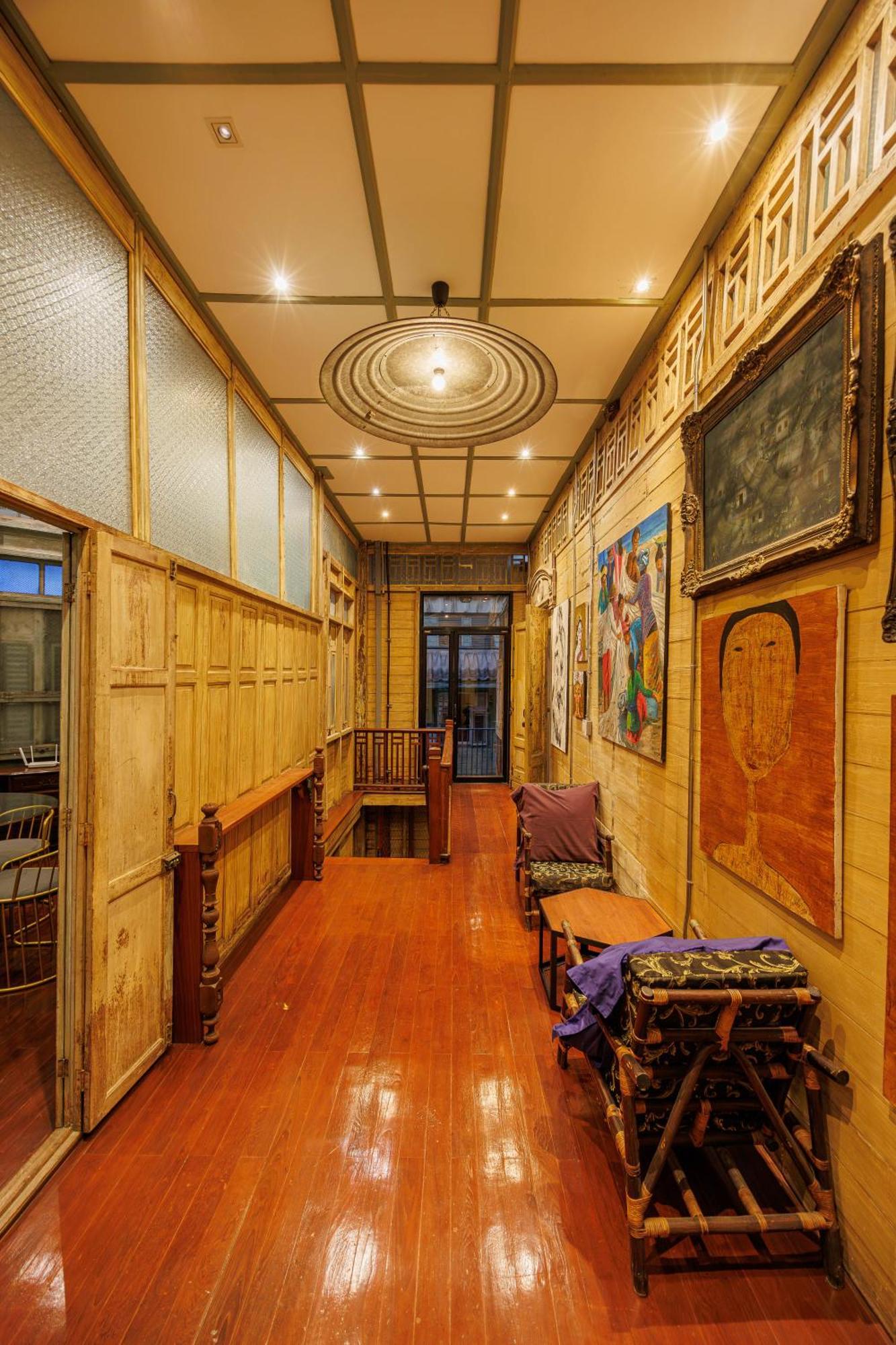 The Anonymous House